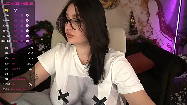 Snapshot of JeysyPotter chatting on January 1, 2025, 9:52 pm JeysyPotter online show from January 1, 2025, 9:52 pm