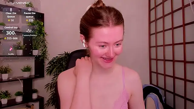 KateCuddle online show from June 16, 2026, 2:25 am