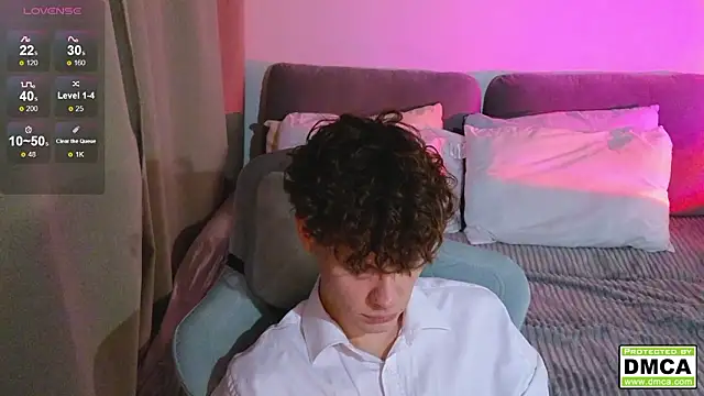 cute thomas online show from February 18, 2026, 7:21 pm