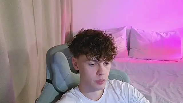 cute thomas online show from March 16, 2026, 7:51 pm