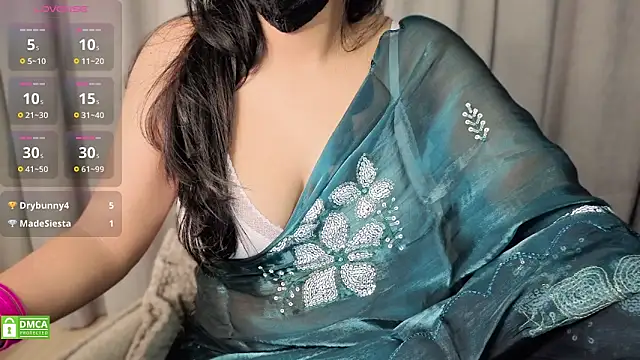 Snapshot of LushRitu chatting on February 3, 2026, 8:25 pm LushRitu online show from February 3, 2026, 8:25 pm