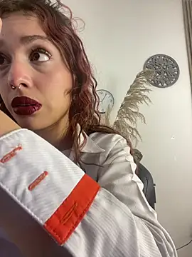 LiaVillalobos online show from April 22, 2026, 2:07 pm