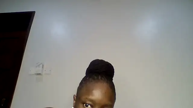 sweet sassy  online show from April 19, 2026, 3:17 am