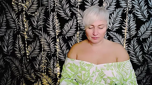 Olivia playful online show from November 3, 2025, 11:11 am