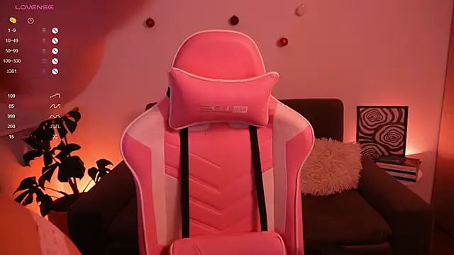 Snapshot of annie24_evans chatting on December 28, 2024, 2:11 am annie24 evans online show from December 28, 2024, 2:11 am