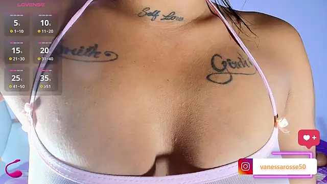 Julieth Rossi online show from October 3, 2025, 10:51 pm