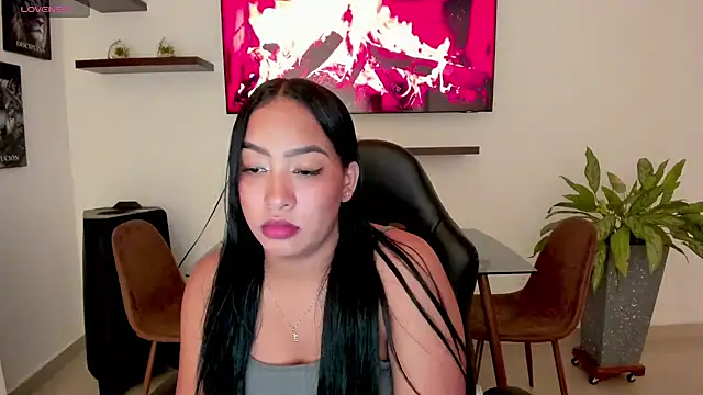 brunetenikole02 online show from September 15, 2025, 2:55 am