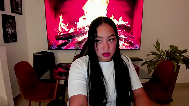 brunetenikole02 online show from October 22, 2025, 2:01 am