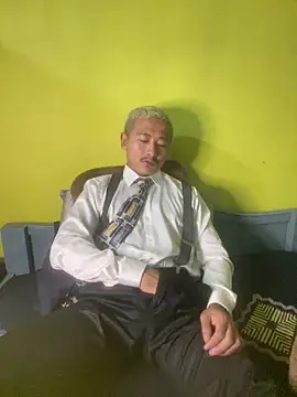 Satinshirt1992 online show from March 25, 2026, 3:51 pm