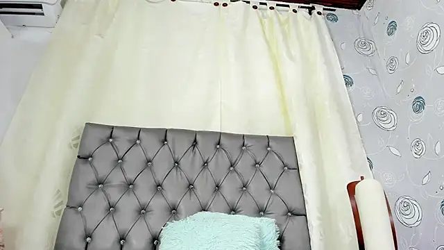 luna evaa online show from February 14, 2025, 9:10 pm