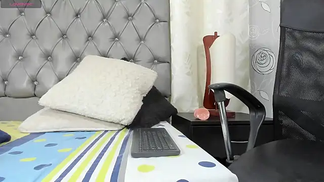 luna evaa online show from January 5, 2026, 5:27 pm