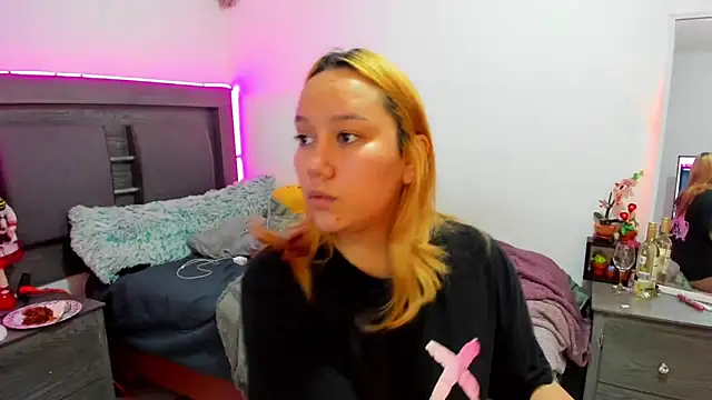 Cherrynoa online show from February 8, 2026, 2:59 am