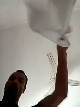 Lent Medium online show from April 22, 2026, 3:20 am