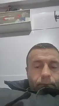 muscularsexy online show from April 18, 2026, 12:03 am