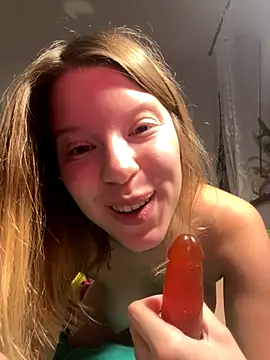 kimczii online show from October 10, 2025, 6:23 am