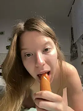 Snapshot of kimczii chatting on May 20, 2026, 6:19 am kimczii online show from May 20, 2026, 6:19 am