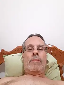 Snapshot of luiz303030 chatting on November 1, 2025, 5:20 am luiz303030 online show from November 1, 2025, 5:20 am