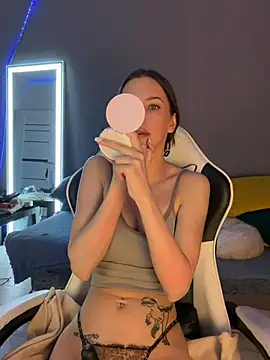 julia fly online show from February 11, 2026, 5:34 am