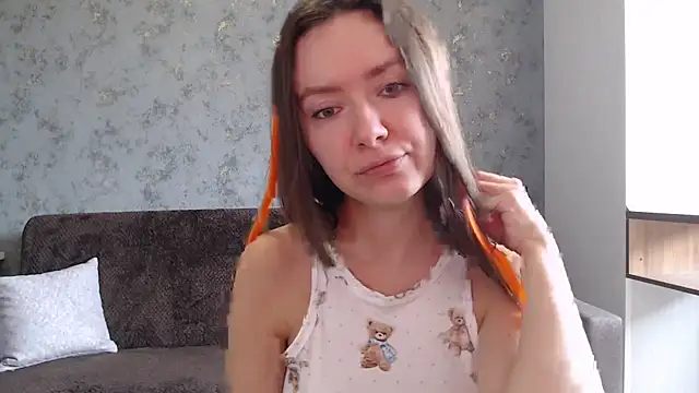    Emily    online show from October 5, 2025, 10:02 am