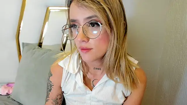Snapshot of Sabrina_Cole chatting on January 31, 2025, 6:24 am Sabrina Cole online show from January 31, 2025, 6:24 am