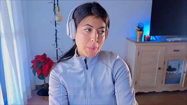 anabelcurvy online show from December 7, 2024, 11:51 am