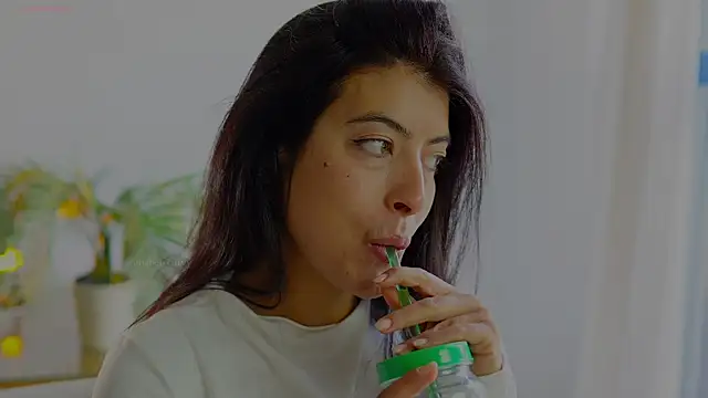 anabelcurvy online show from April 15, 2026, 9:05 am