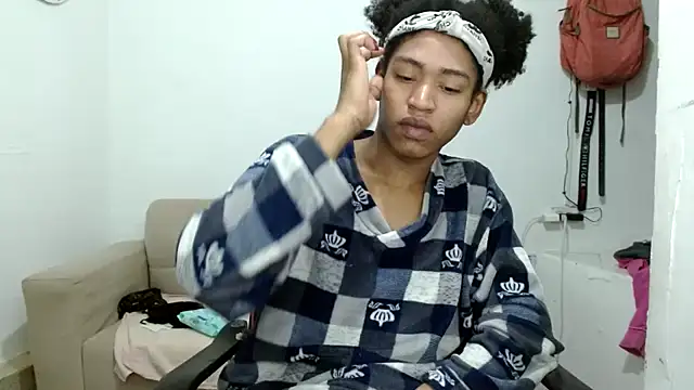 angelamarie1 online show from November 16, 2025, 9:48 am