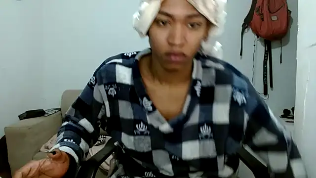 angelamarie1 online show from December 4, 2025, 1:31 pm