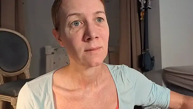 Snapshot of Lola_Belgium chatting on July 18, 2026, 8:40 am Lola Belgium online show from July 18, 2026, 8:40 am
