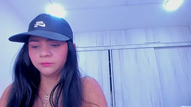 Snapshot of paola_rodriguez chatting on January 8, 2025, 7:24 pm paola rodriguez online show from January 8, 2025, 7:24 pm