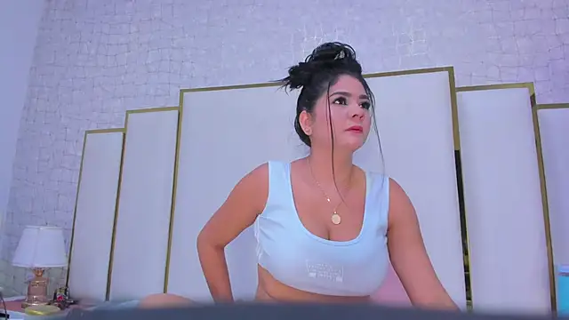 Snapshot of paola_rodriguez chatting on October 17, 2025, 11:24 am paola rodriguez online show from October 17, 2025, 11:24 am