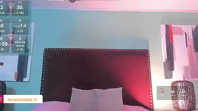 LauraAristizabal online show from December 23, 2024, 1:24 pm