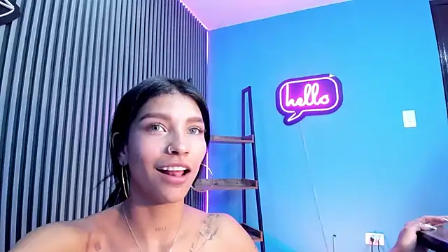 LauraAristizabal online show from January 16, 2025, 6:48 pm
