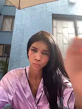 LauraAristizabal online show from January 23, 2025, 7:40 pm