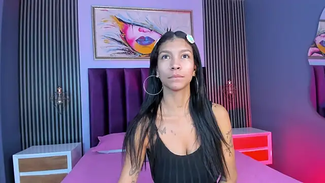 LauraAristizabal online show from March 11, 2025, 12:50 pm