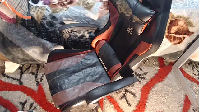 sexyjustin202 online show from April 5, 2026, 12:08 am