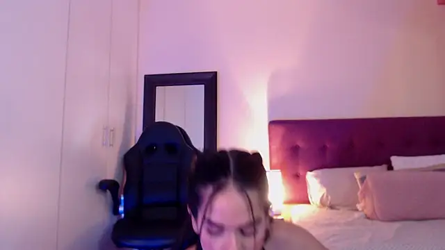 Snapshot of Mafer_Meow chatting on January 10, 2025, 12:27 am Mafer Meow online show from January 10, 2025, 12:27 am