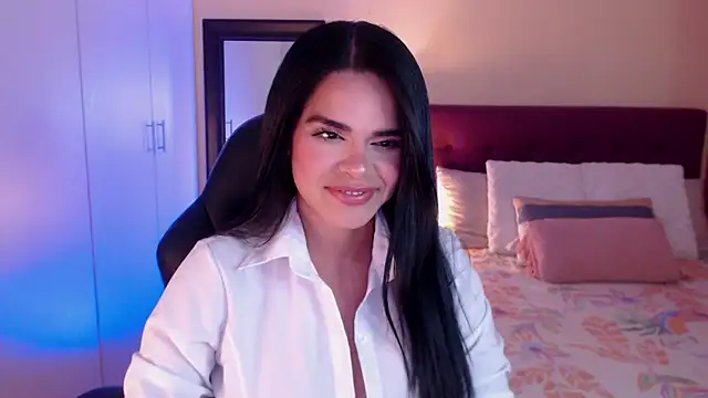 Snapshot of Mafer_Meow chatting on February 9, 2025, 5:19 am Mafer Meow online show from February 9, 2025, 5:19 am