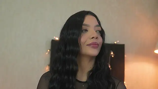 sarah hiill online show from April 15, 2026, 10:21 pm