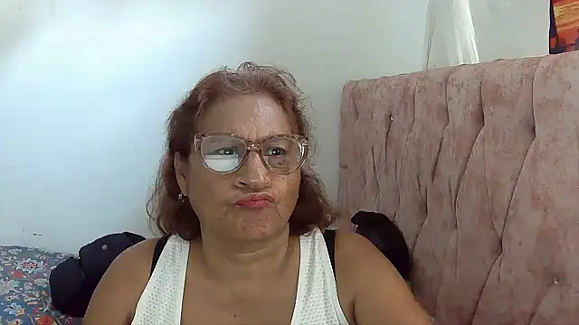 charrysexy1 online show from February 12, 2026, 3:07 pm