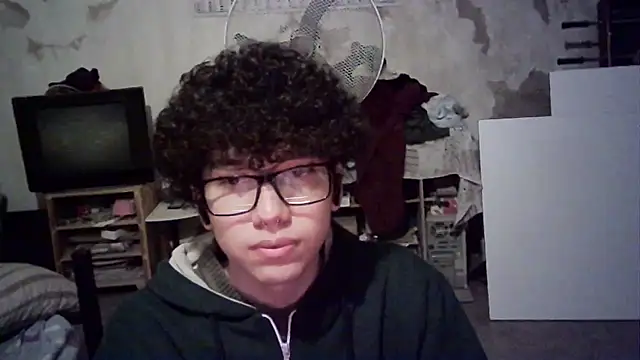 Emv2 online show from April 21, 2026, 12:45 am