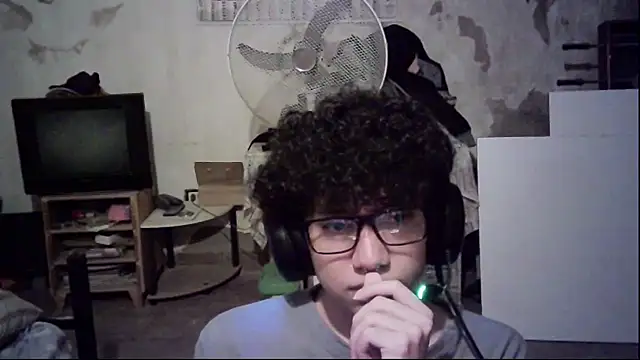 Emv2 online show from April 24, 2026, 3:53 am