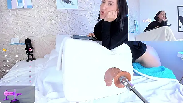 evaa rose online show from January 23, 2025, 1:45 pm