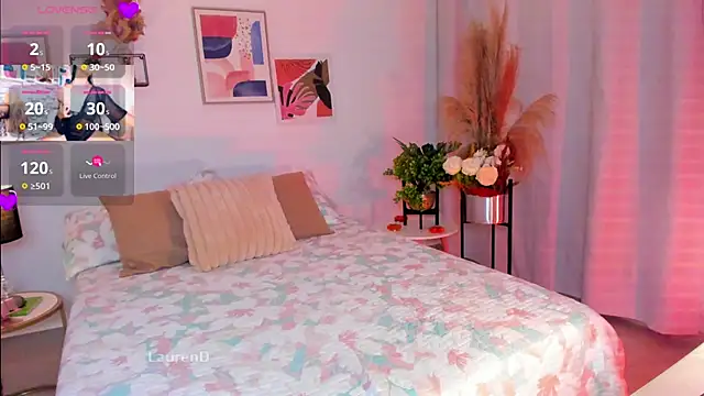 Snapshot of Misslaurenn chatting on February 16, 2025, 1:14 am Misslaurenn online show from February 16, 2025, 1:14 am