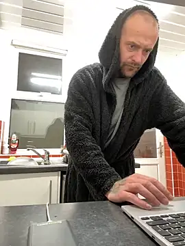 bigguy101 online show from February 10, 2025, 4:41 am