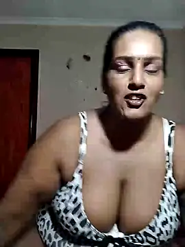Snapshot of NWC4LYF chatting on April 10, 2026, 8:35 pm NWC4LYF online show from April 10, 2026, 8:35 pm