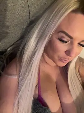 Snapshot of Bustyblondebabe32 chatting on January 16, 2025, 5:33 pm Bustyblondebabe32 online show from January 16, 2025, 5:33 pm