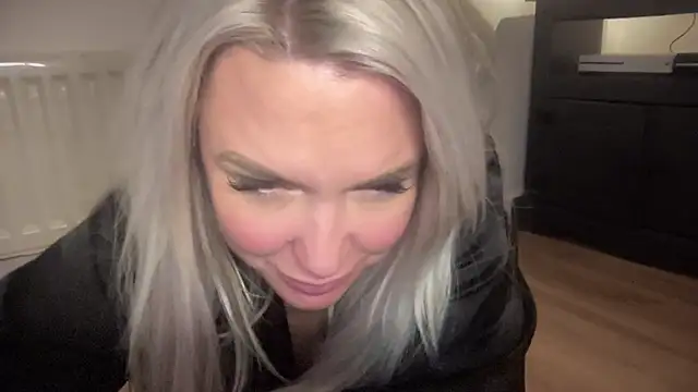 Snapshot of Bustyblondebabe32 chatting on February 1, 2025, 3:52 am Bustyblondebabe32 online show from February 1, 2025, 3:52 am