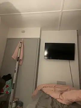 Snapshot of Bustyblondebabe32 chatting on November 16, 2025, 9:42 pm Bustyblondebabe32 online show from November 16, 2025, 9:42 pm