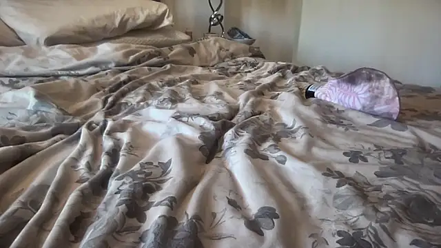 Snapshot of Bustyblondebabe32 chatting on November 21, 2025, 11:09 am Bustyblondebabe32 online show from November 21, 2025, 11:09 am